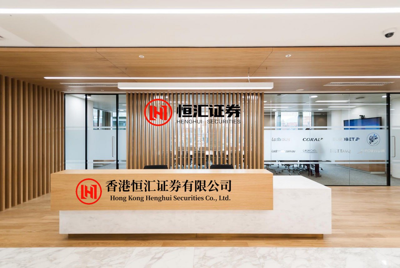 云资管 女大十八变，赵薇女儿近照曝光，又高又美，星二代真都很优秀